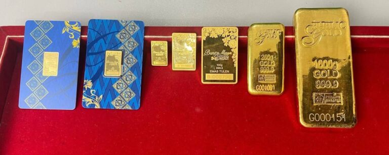 Deretan emas batangan Public Gold dari 1 gram hingga 1000 gram, langkah awal menabung emas sebelum siap